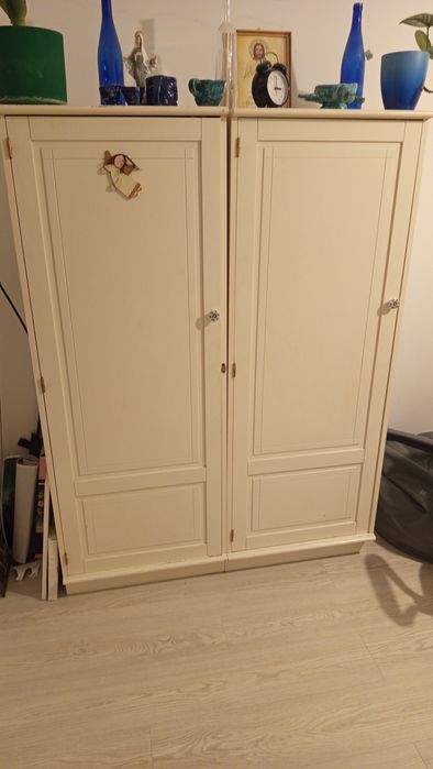 Szafy dla dziecka białe