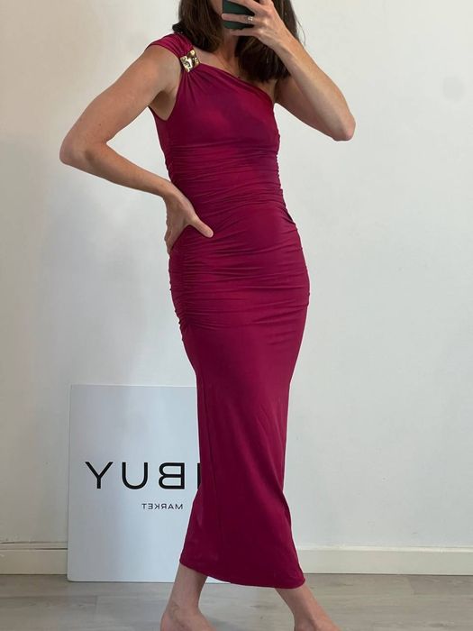 Сукня ZARA (с-м)
За біркою розмір M, краще підСукня ZARA