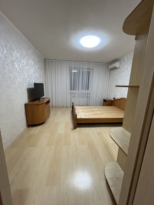 2-комнатная с евроремонтом на Заболотного - Сахарова!