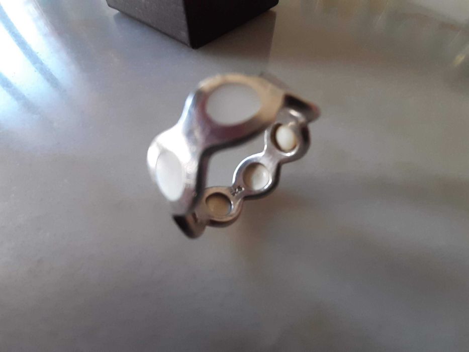 Anel/aliança prata e madrepérola, nunca usado