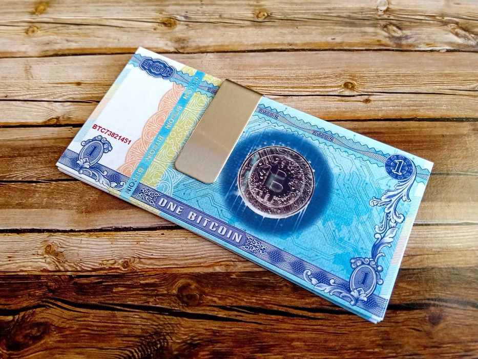 Klips/spinka na banknoty. Elegancki gadżet, porządny. Super!