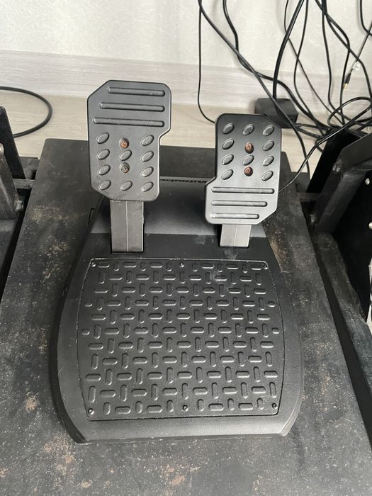 Игровой руль Thrustmaster T150 Ferrari 1080 градусов