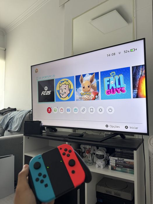 Nintendo Switch V2 128GB + Pokémon + FC 25 + Acessórios + Mala
