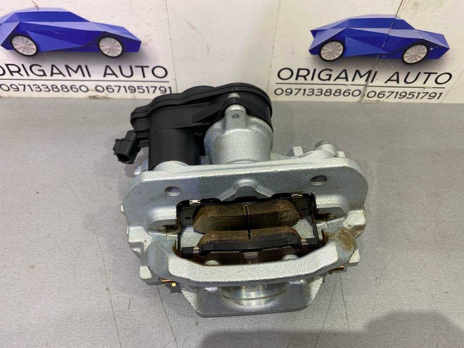 Суппорт задний Toyota Venza LE Тойота Венза ЛЕ 2021 2022 2023