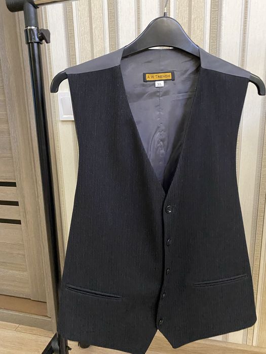 Мужские жилетки A.W.Trench