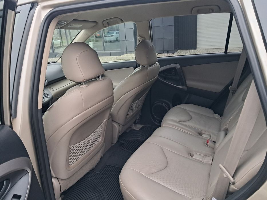 Продам Toyota  RAV 4. 3.5 мотор