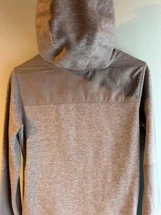 Hoodie Nike com detalhes