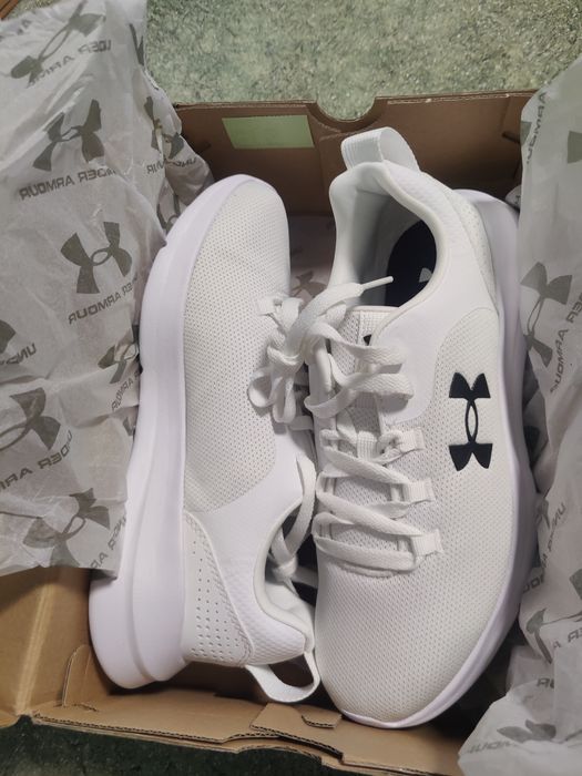 кросівки жіночі Under Armour