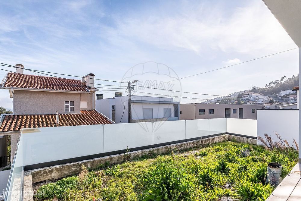 Moradia T4 para venda