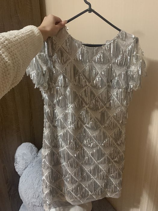 Ефектна сукня з блискітками