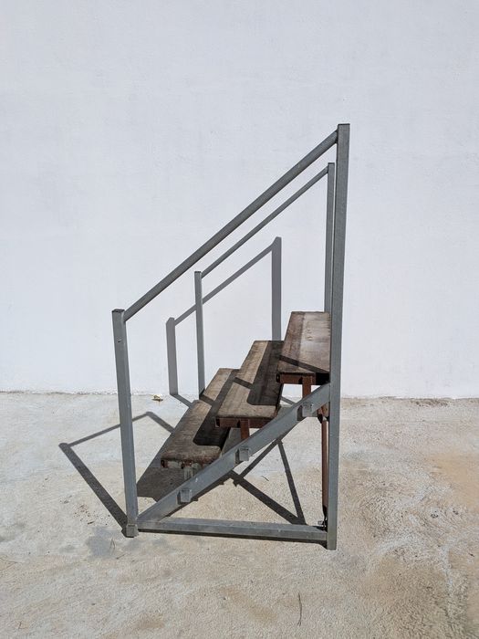 Escada metálica usada