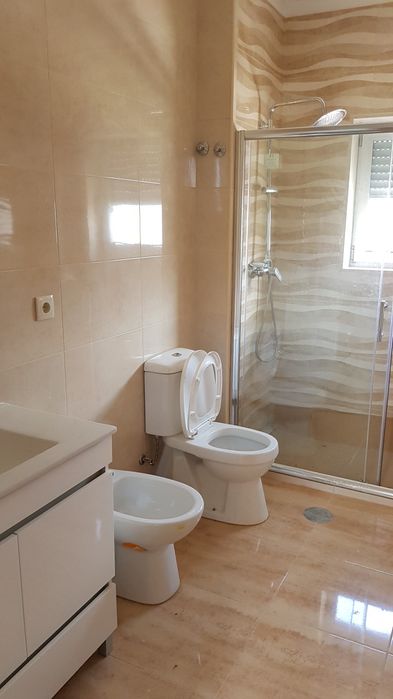 Quarto para alugar em  andar moradia  renovado