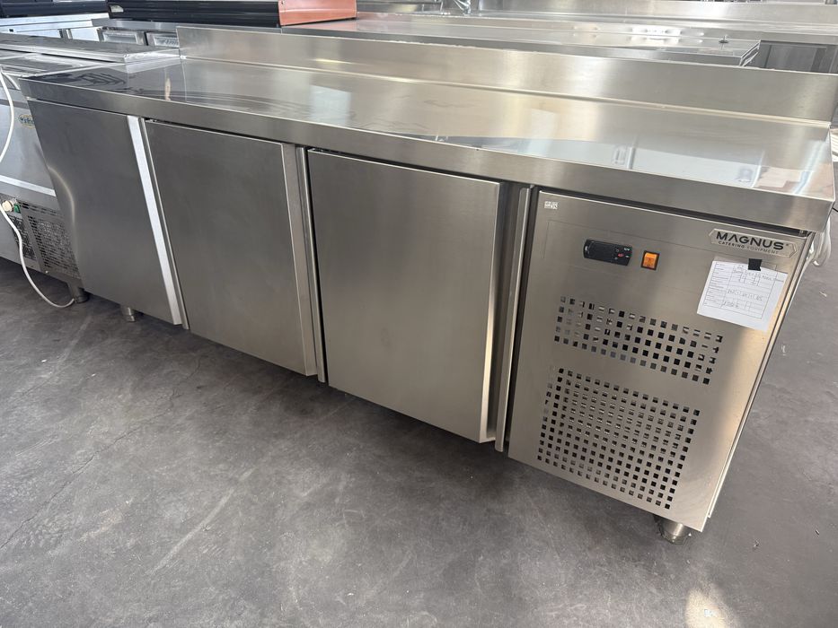 Balcão bancada três portas refregerada Magnus frio ventilado