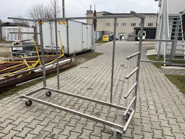 Wózek na aparat załadowczy do pieca piekarniczego