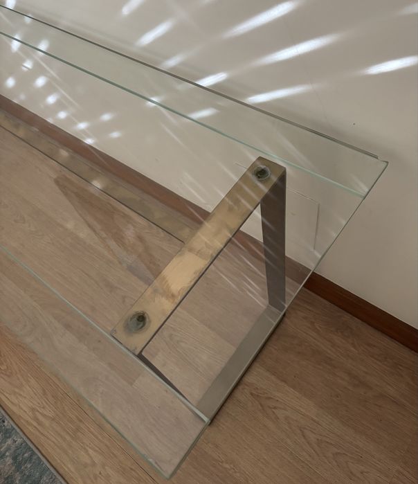 Mesa de centro em vidro