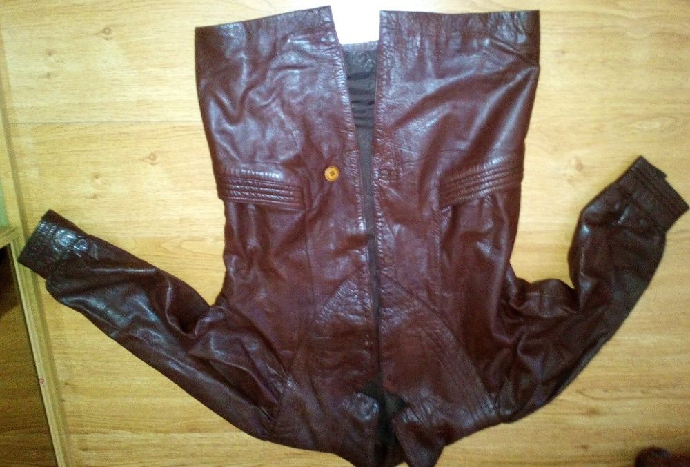 Casaco de pele e de pēssego