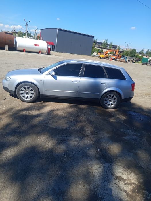 Автомобіль ауді а4