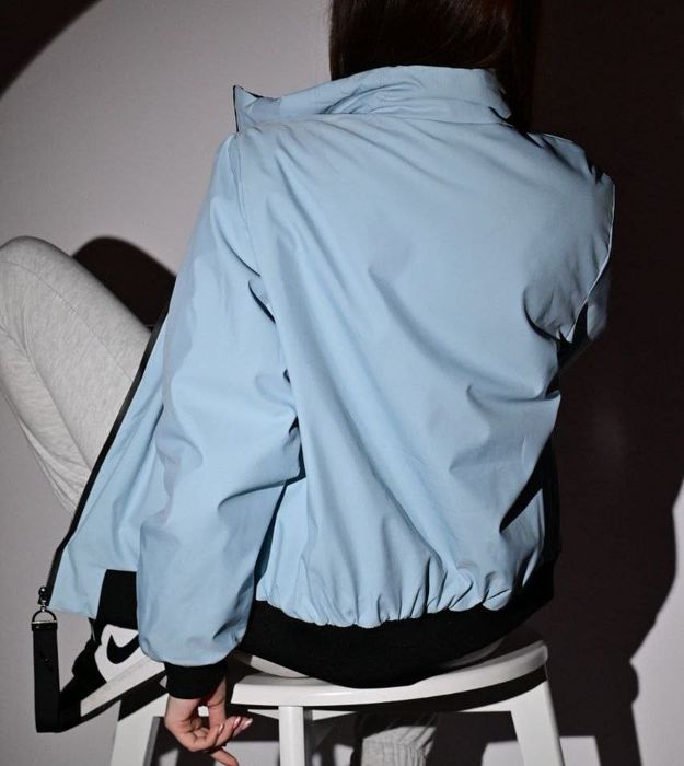 Жіноча демісезонна куртка з утеплювачем