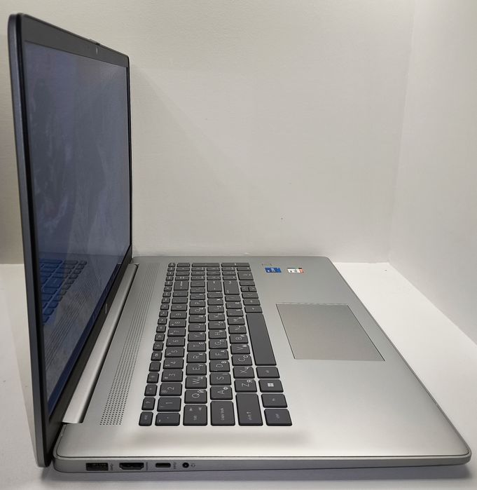 HP Laptop 17t-cn300  /17.3/i5 10ядер 12 поток /DDR4 16Gb /512gb/IrisXE
