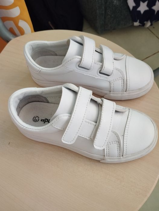 Продам кросовки для девочки
