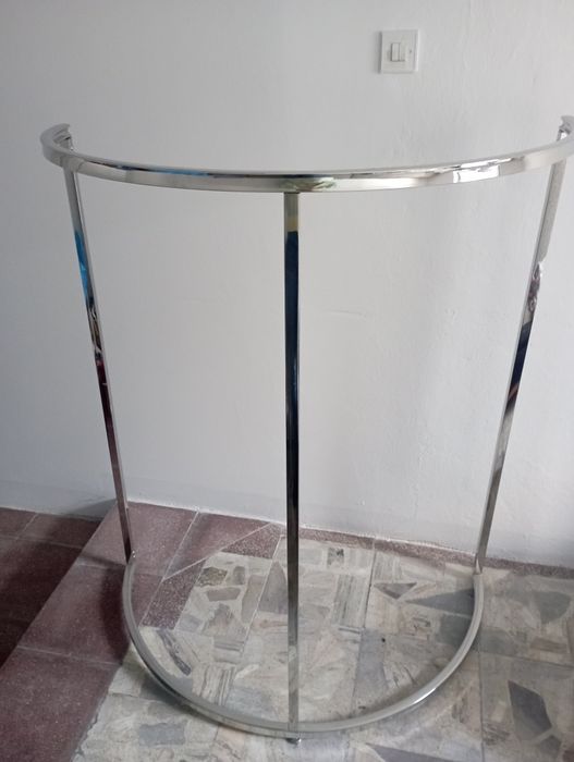 Stojak półokrągły na odzież