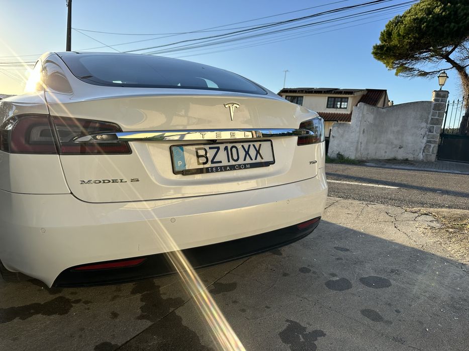 Tesla Model S75D