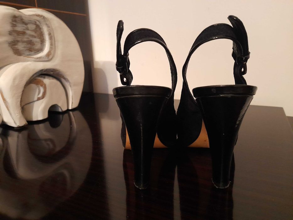 Sapatos abertos, 37