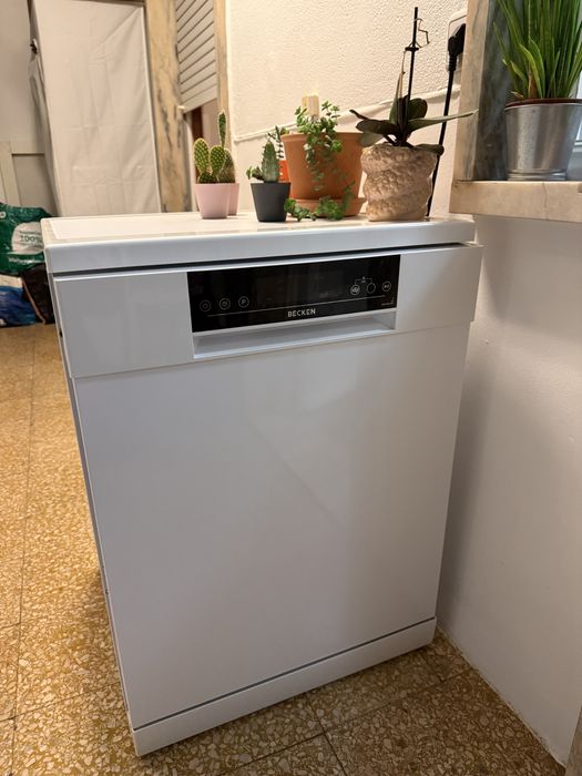 Máquina Lavar Loiça BECKEN