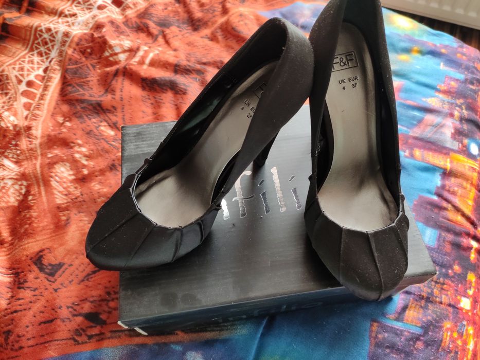Buty na platformie 37