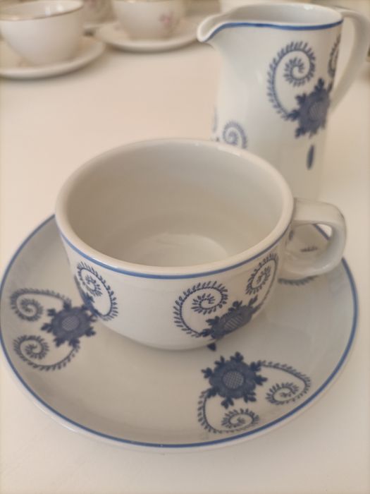 Conjunto de chávena+leiteira