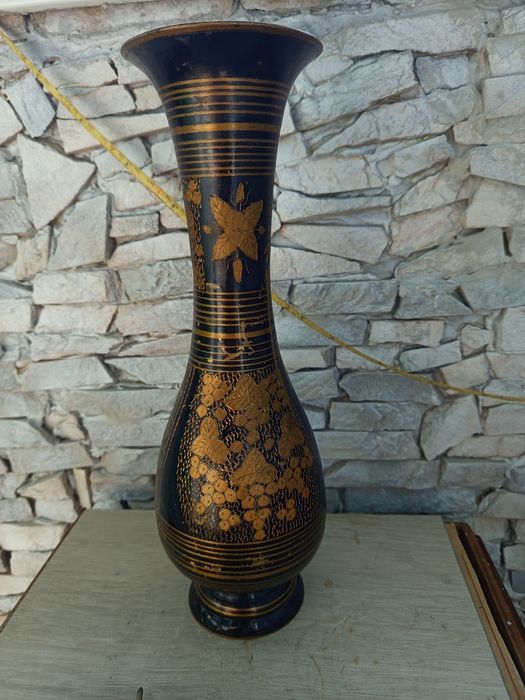 Латунна ваза, Індія