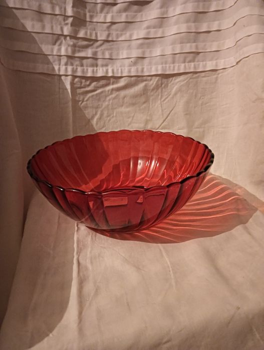 Taças de vidro vermelhas