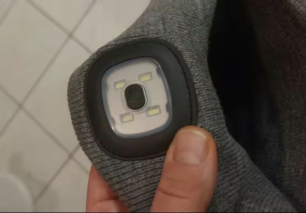 Czapka podswietlana ładowana USB Darmowa Dostawa