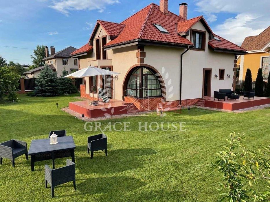 Продаж будинку 270м у лісу Старі Петрівці 15 соток землі перша лінія