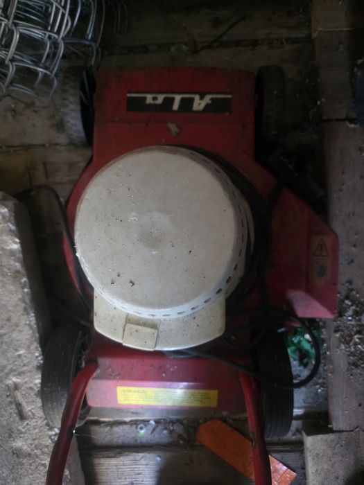 Kosiarka elektryczna Ala z PRLu  na części