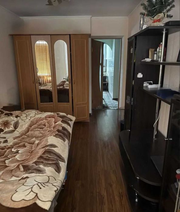 Продаж 2-кімнатної квратири в спокійному районі, техніка меблі ремонт.