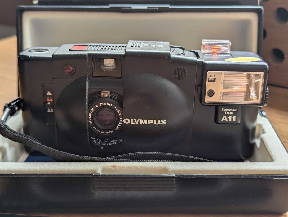 Olympus XA2 + Flash + Oryginalne pudełko i etui | Stan BDB, 1. właściciel