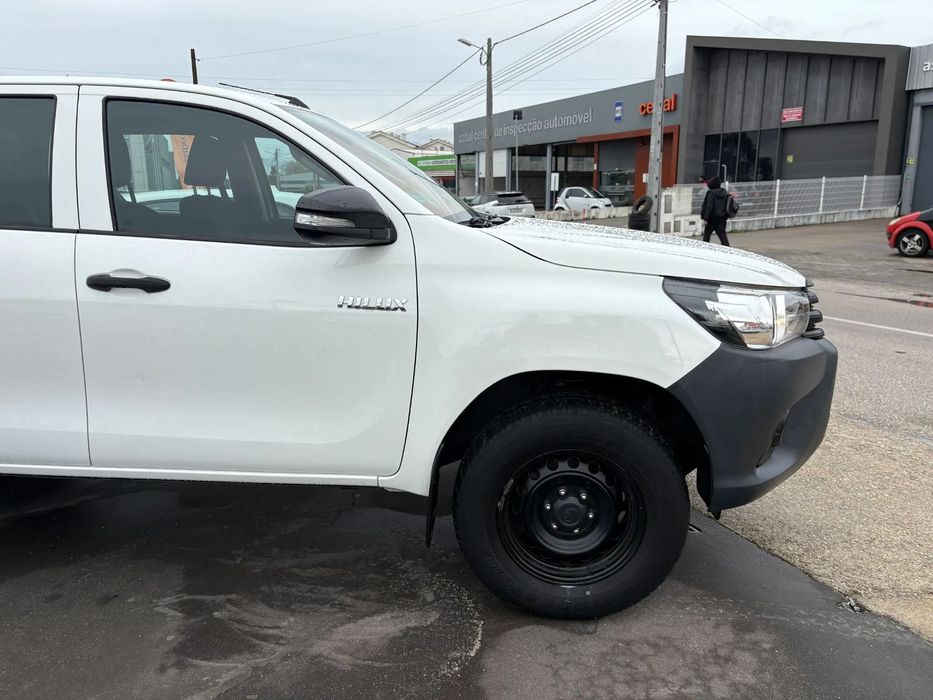 Toyota Hilux 2.4 D-4D 2WD CD