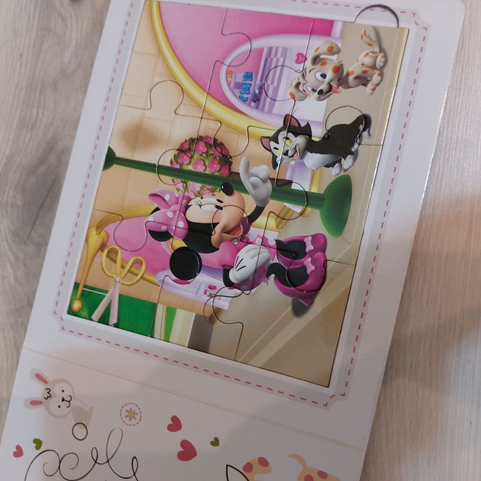 Minnie książka z puzzlami