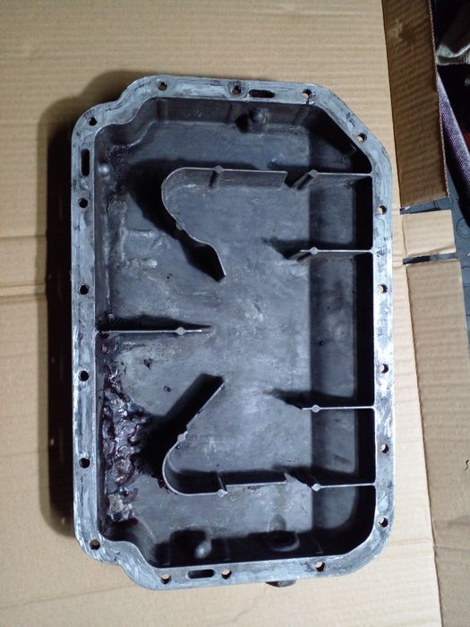 Піддон двигуна AUDI