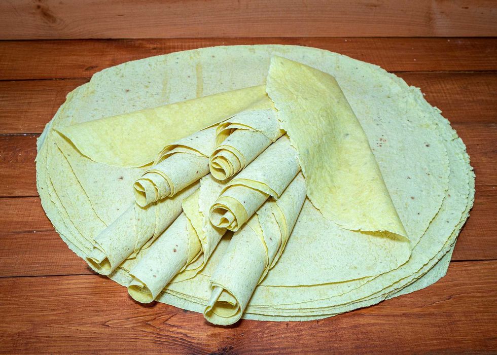 Жовтий лаваш для фаст фуд куКУрудзяний