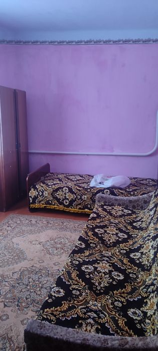 Продається трикімнатна квартира