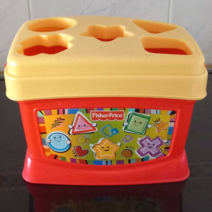 Jogo infantil de encaixe