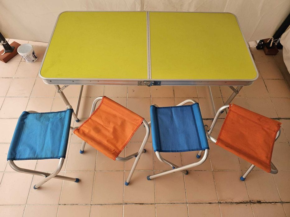 Mesa de piquenique exterior