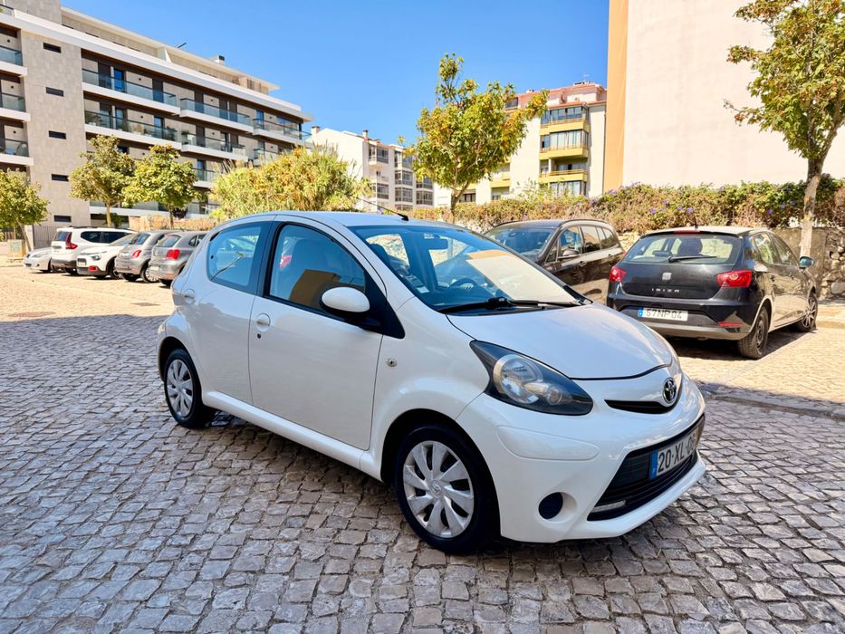 Toyota Aygo 1.0 gasolina 68 cv + A/C impecável !