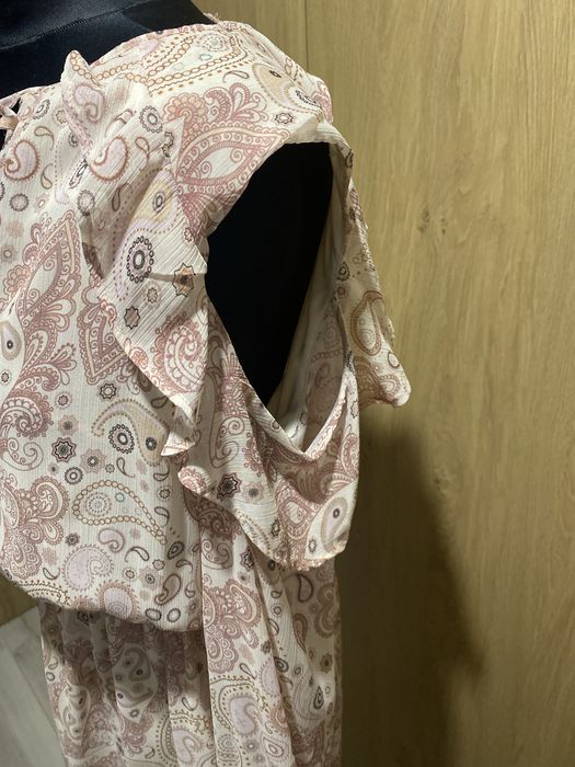 Sukienka mohito asymetryczna dłuższy tył m we wzorki dlugi rękaw mega