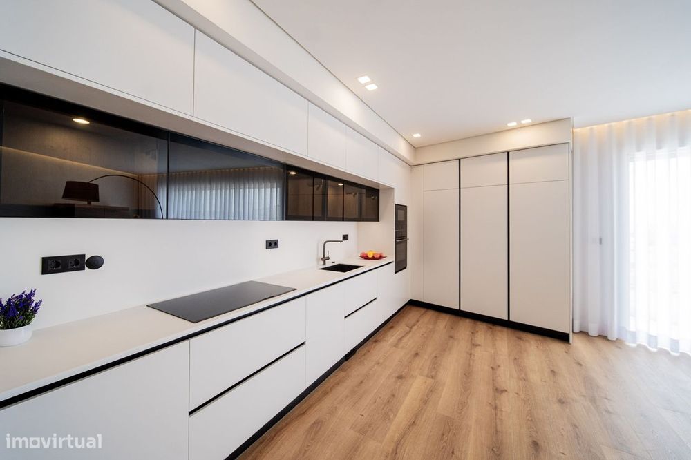 Apartamento T4 no Condominio Alto da montanha