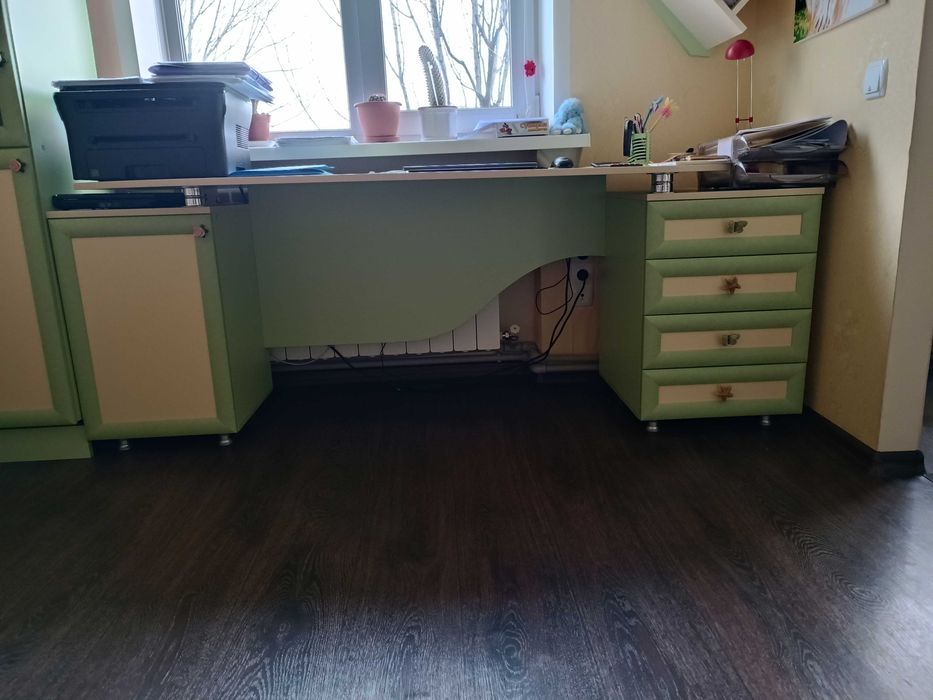 Продам мебель в детскую