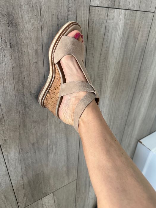 Skórzane sandały espadryle na koturnie nowe