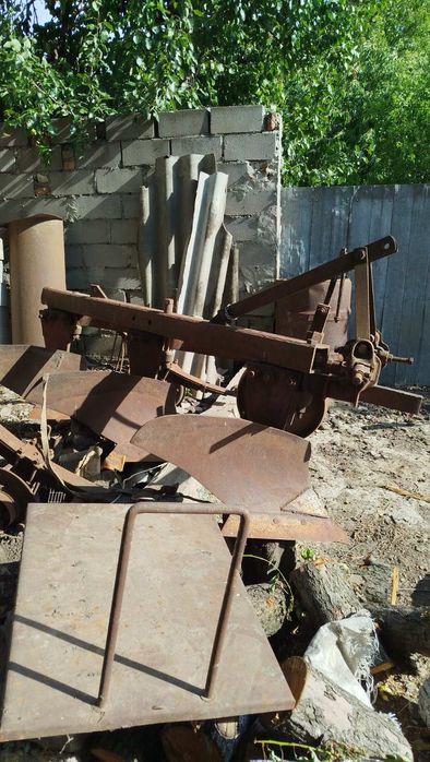 Плуг навісний неповоротний